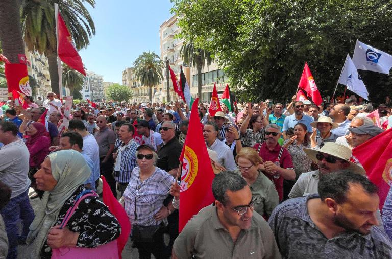 Tunisian demonstrators outside the general union building (UGTT), June 2022