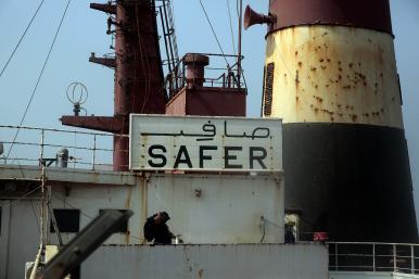A view of the beleaguered FSO Safer oil tanker in the Red Sea, off the coast of Yemen's rebel-held Rass Issa port in the western Hodeidah province, during operations to remove more than a million barrels of oil from the tanker vessel - source: Reuters